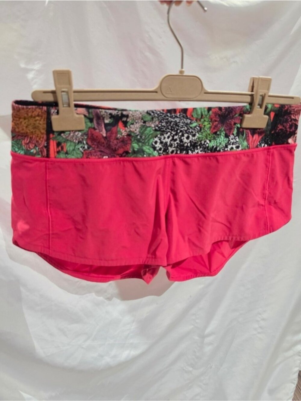 Athletic Shorts Coral Floral Waistband Size 8